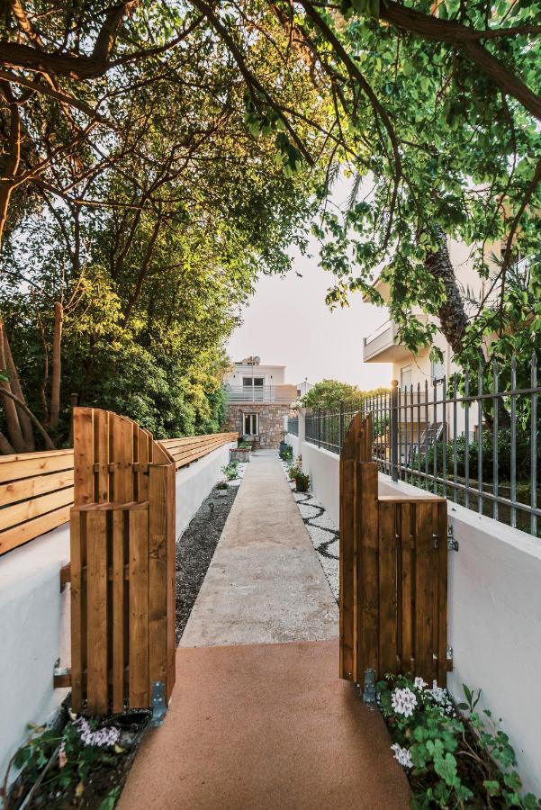 Myrovolos Luxury Suites Vilă