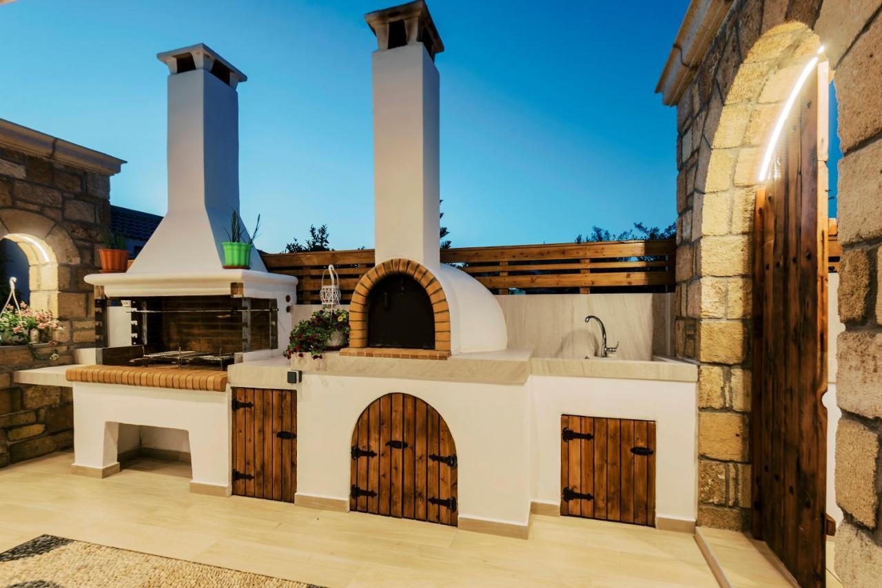 Vilă Myrovolos Luxury Suites