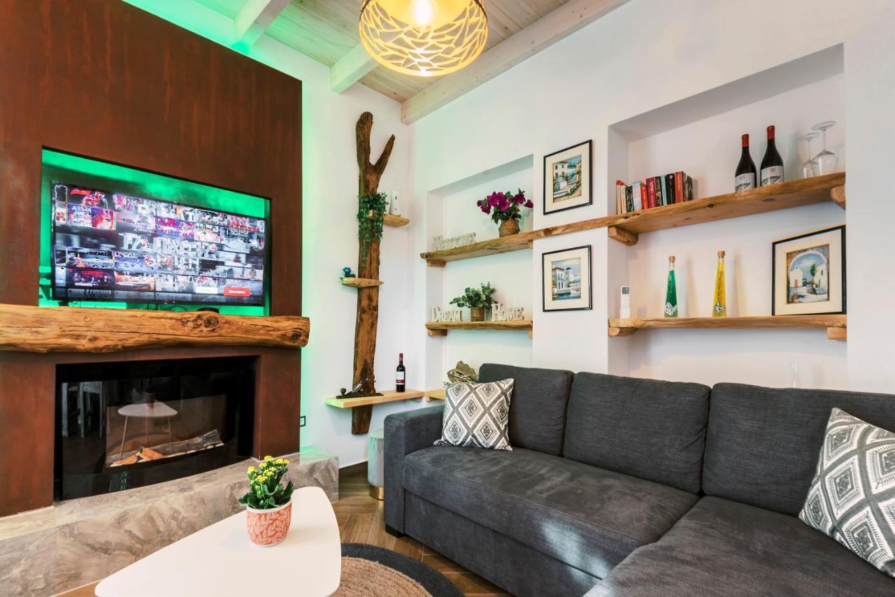 Myrovolos Luxury Suites Vilă