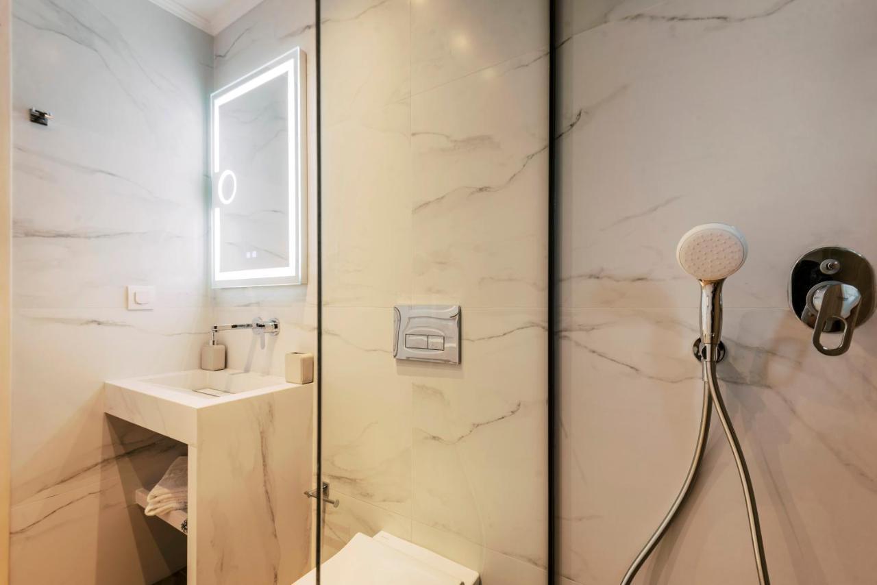 Vilă Myrovolos Luxury Suites *
