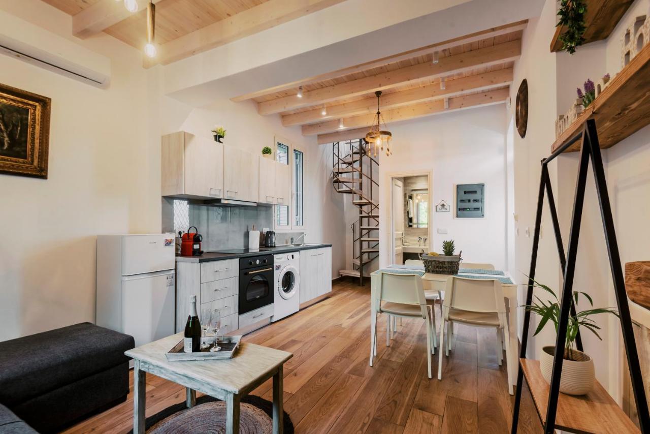 Myrovolos Luxury Suites Vilă