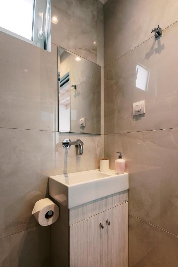 Myrovolos Luxury Suites Ialysos (Rhodes)