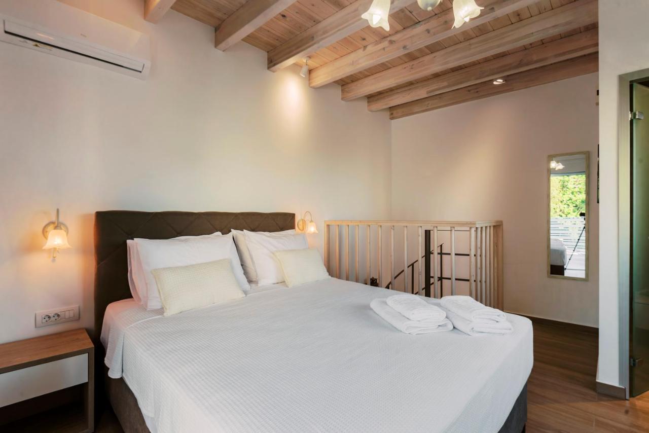 Myrovolos Luxury Suites Vilă *